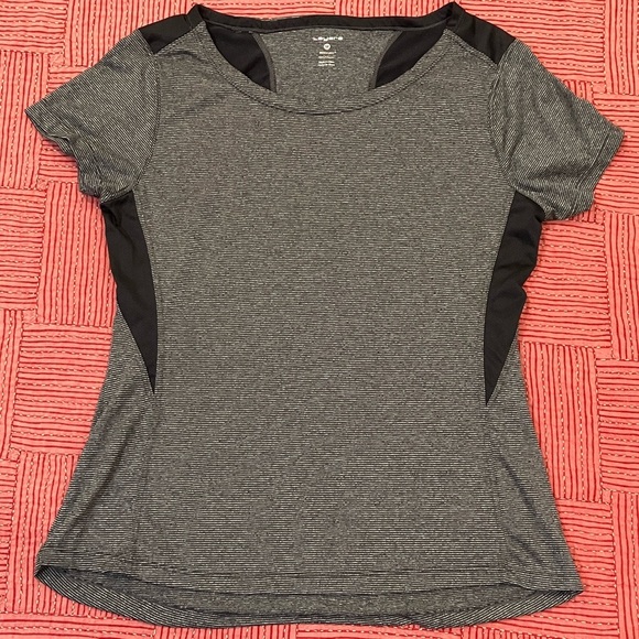 Layer 8 women’s size medium fitness exercise shirt Heather gray - Picture 1 of 13